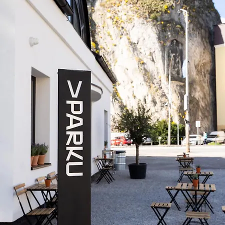 Podkrovne Vparku S Ranajkami Διαμέρισμα *